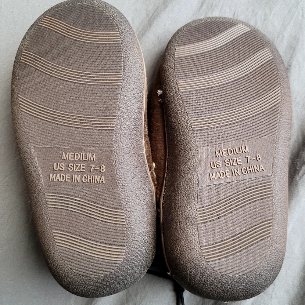 Slippers - Picture 4 of 4